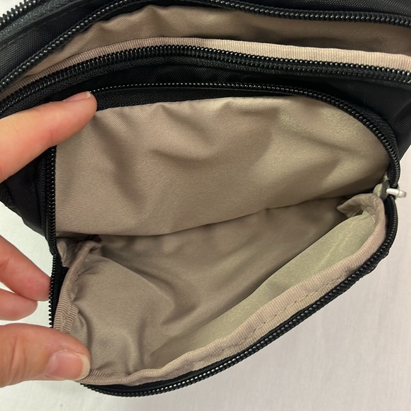 Bagagllini Triple Zip Bagg - Crossbody Belt Black - Like New - Picture 11 of 16
